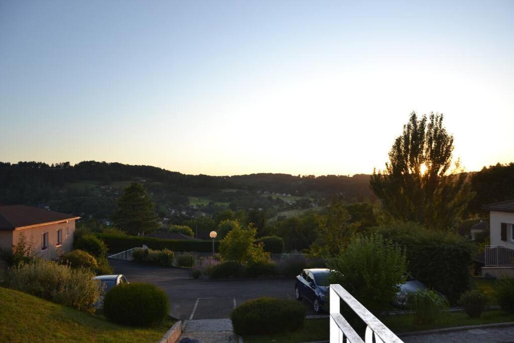 Le N5 Des Hauts De Sarlat Apt Duplex Clim, Piscine, Parking 外观 照片