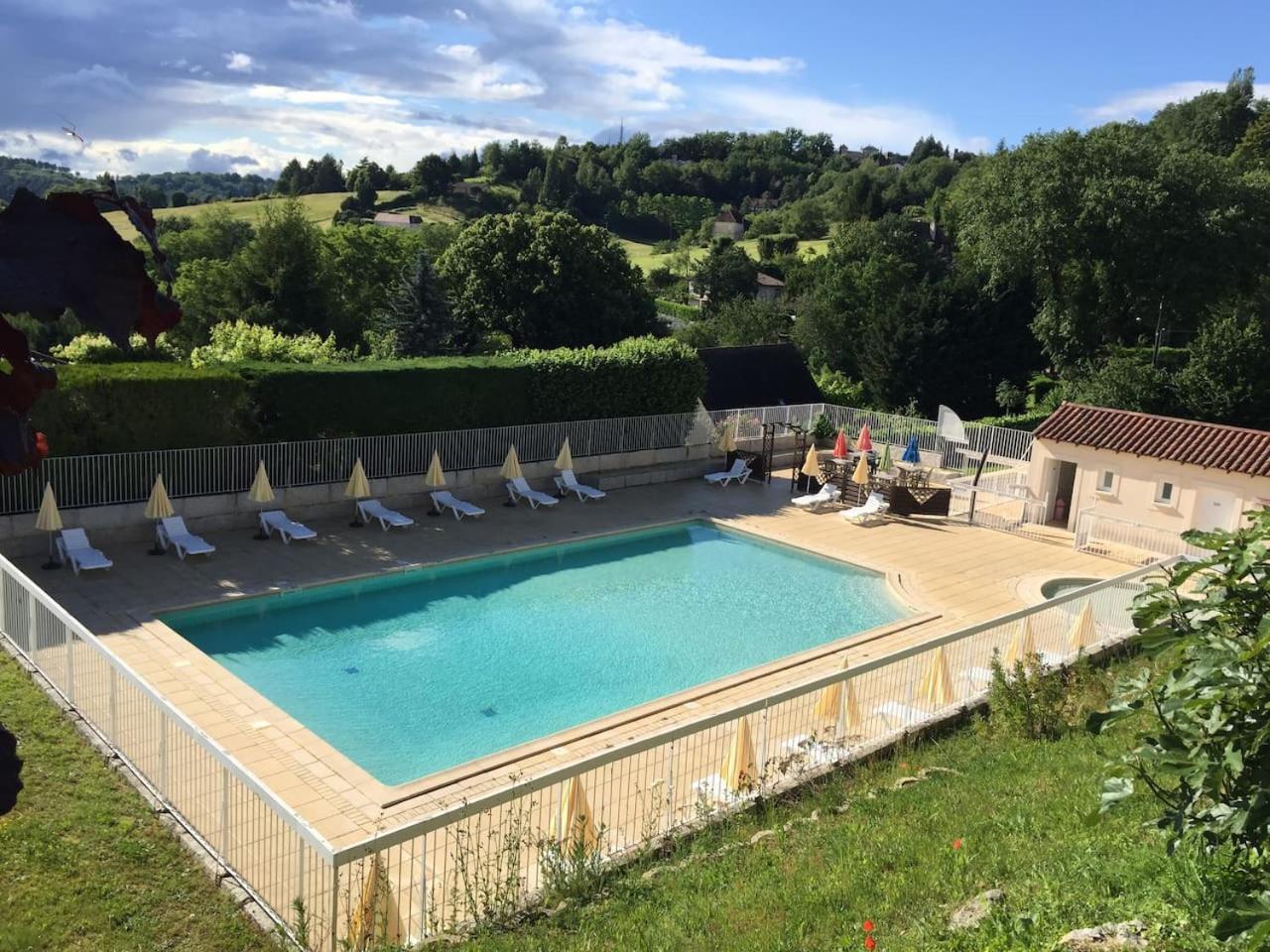 Le N5 Des Hauts De Sarlat Apt Duplex Clim, Piscine, Parking 外观 照片